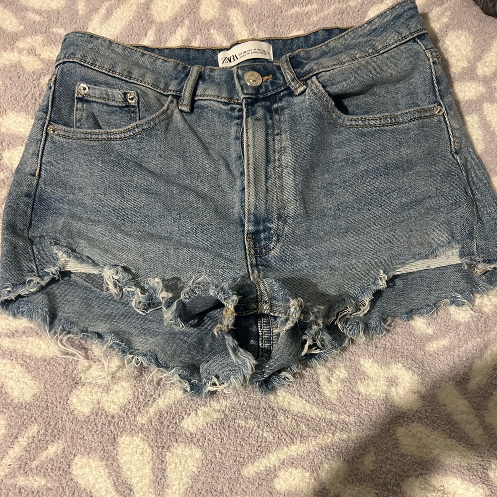 Zara jean shorts .